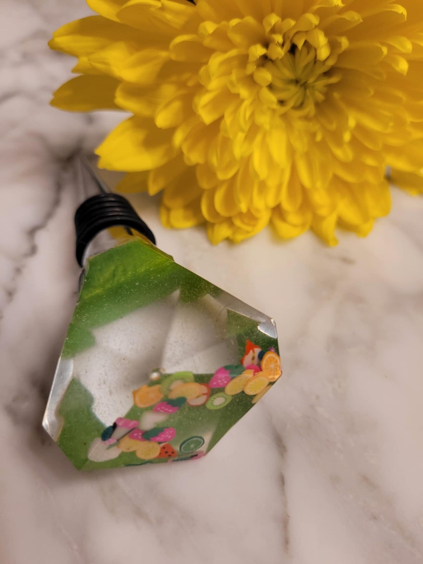 Fruit slice wine stopper