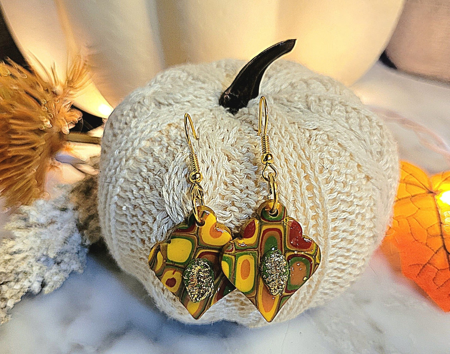 Retro mosaic leaf drop
