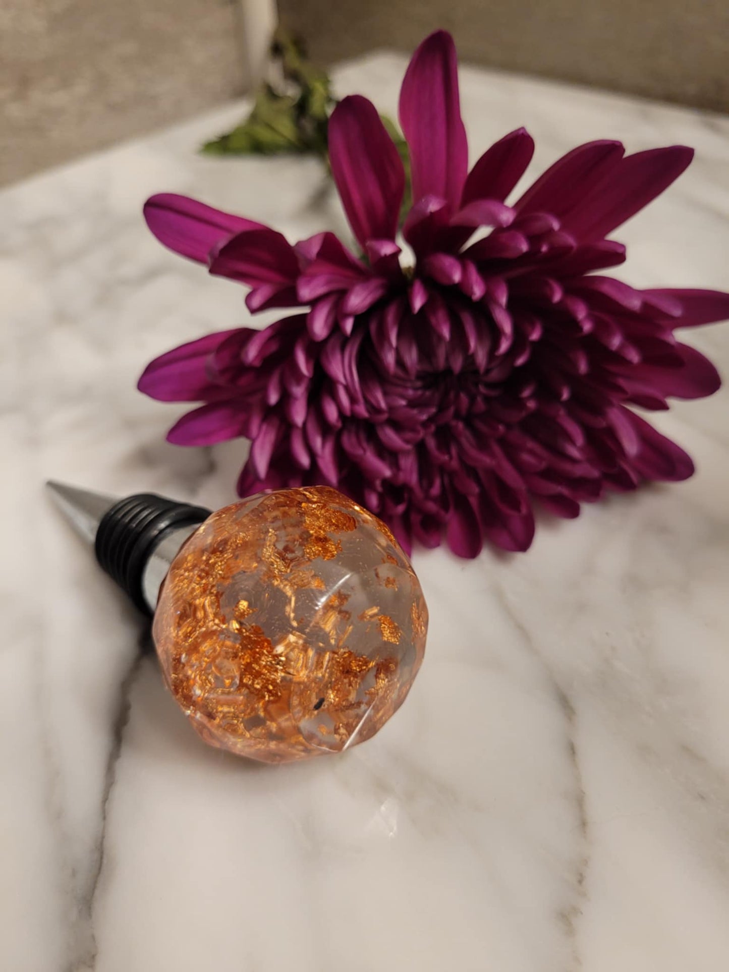 Rose gold faceted wine stopper